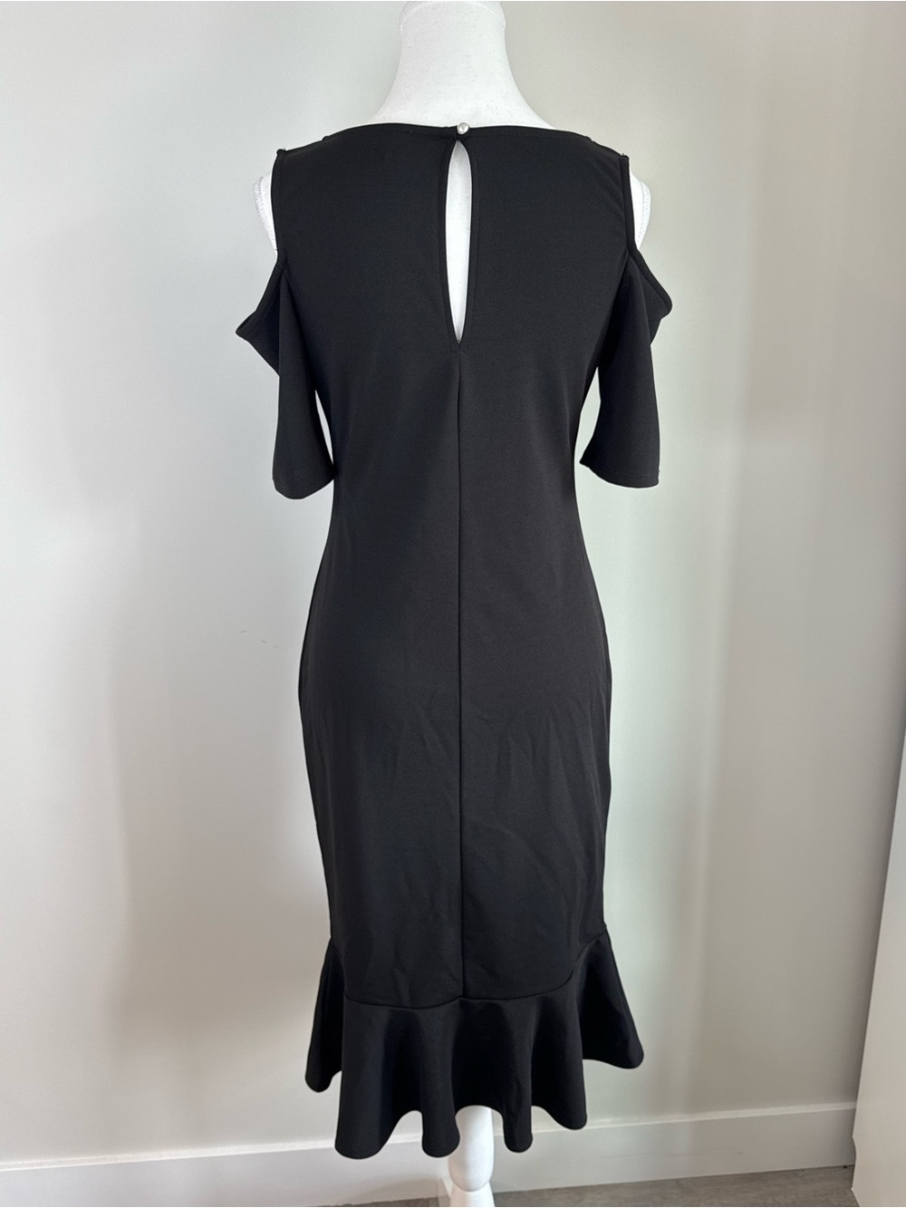 BLVD Black Cold Shoulder Ruffle Dress Large - Picture 4 of 5